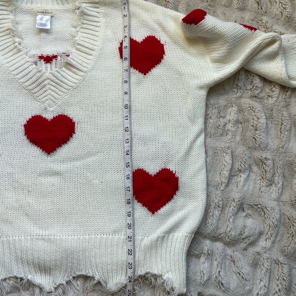 Red Heart Oversized Shaggy Sweater Perfect for Valentines! Women’s Large. - Picture 9 of 10